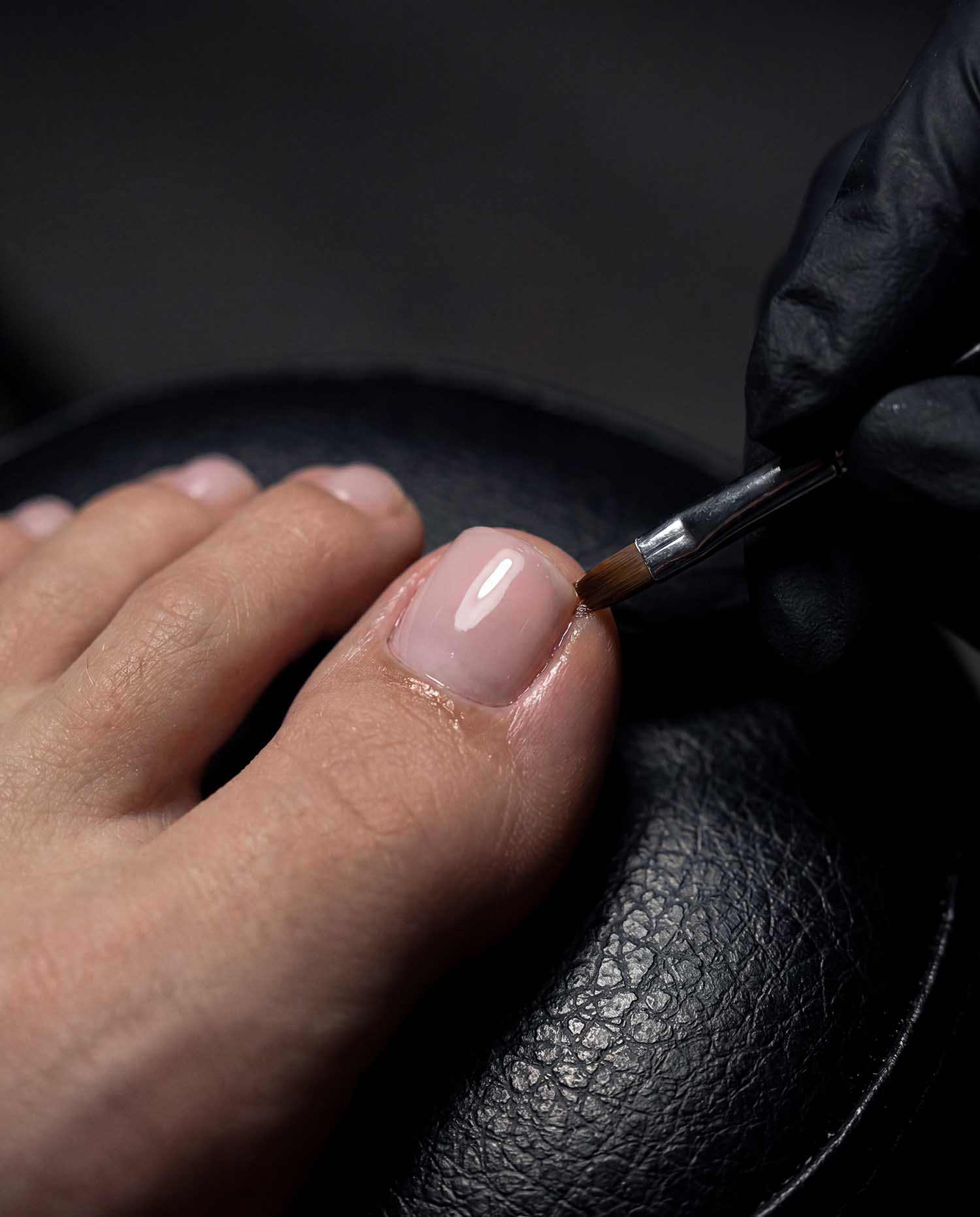 The Shade Signature Pedicure — Sculpt