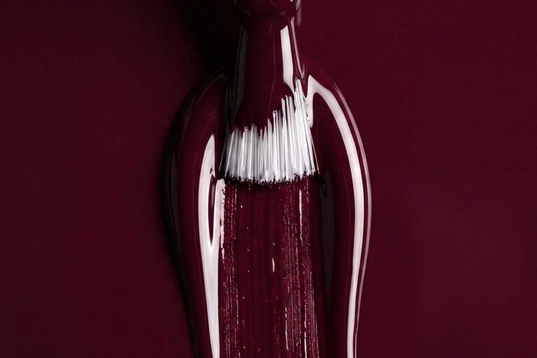 Dip Powder vs Gel: Which Lasts Longer?